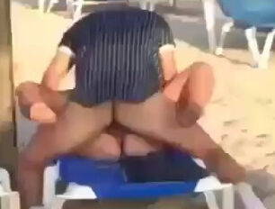 Wifey humped on public beach