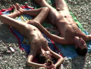 Mutual onanism and oral fuck-fest at the beach spycam