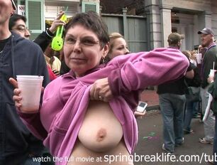 SpringBreakLife Video: Mardi Gras Girls
